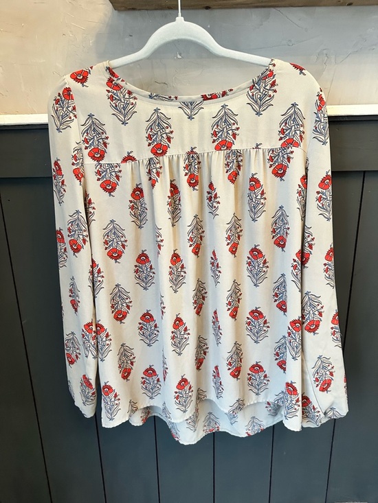 LOFT Tops - LOFT Ivory Gray Long-Sleeve Floral Peasant Blouse with Red Print sz L